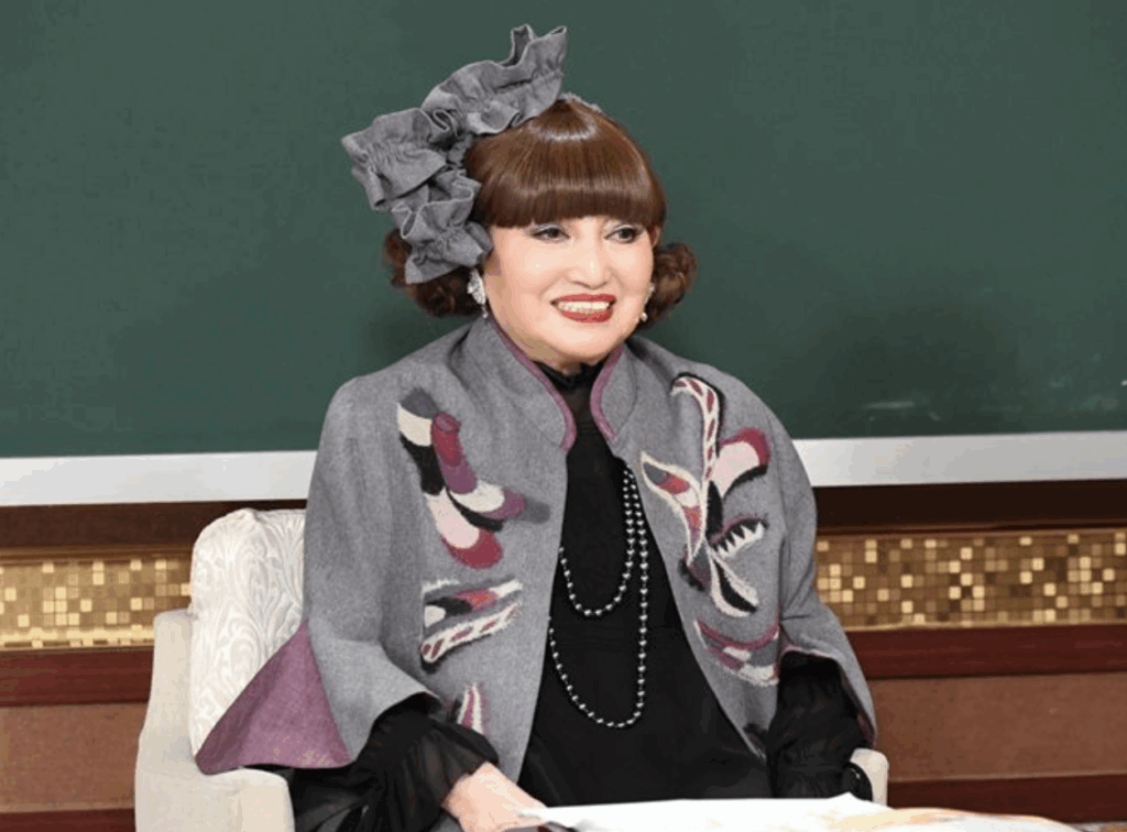 【2025年最新】黒柳徹子の年収は10億円超え！5つの収入源と資産を徹底調査