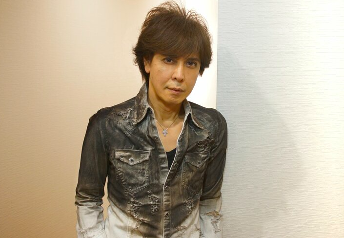 山根康広に妻はいない？独身を貫く理由と結婚の噂、現在の収入まで徹底解説！