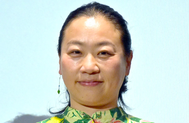 【2025年】いとうあさこに旦那はいる？結婚しない理由と驚きの実家・恋愛遍歴を解説