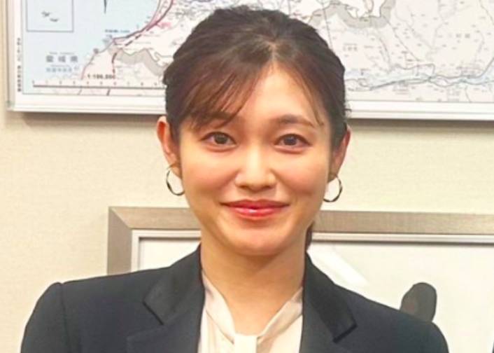 扇さやとは何者？参政党から出馬した歌手の経歴・学歴・結婚の噂まで調査！